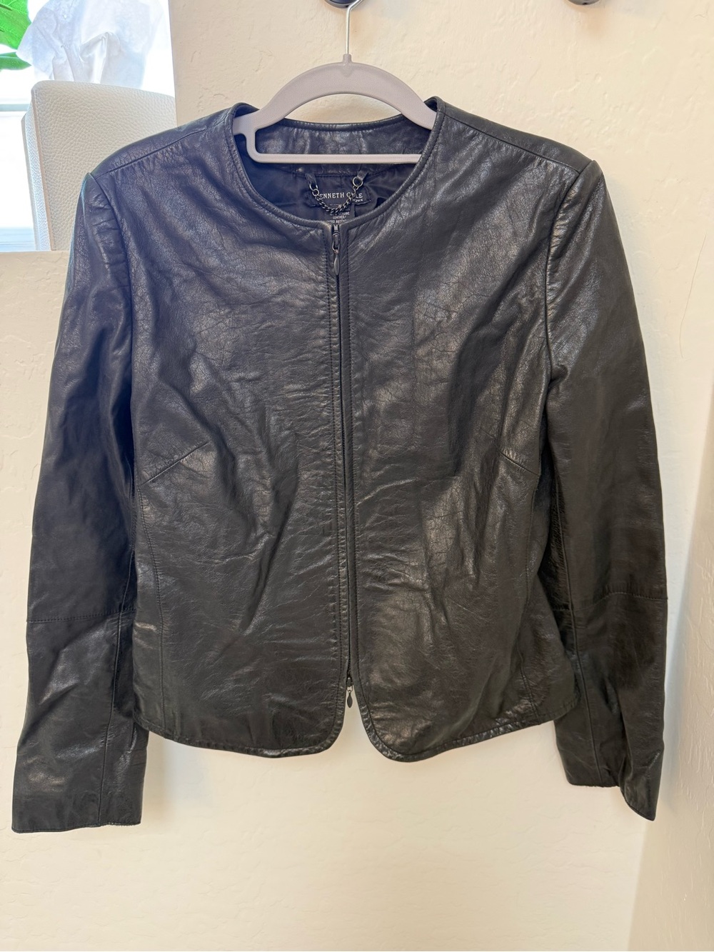 Kenneth Cole Black Round-Neck Leather Zip Jacket. Size S.